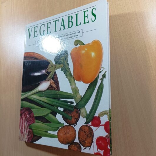 Vegetables: A Complete Illustrated Guide to the Cultivation, Uses and Nutritional Value of All Vegetables - Image 2